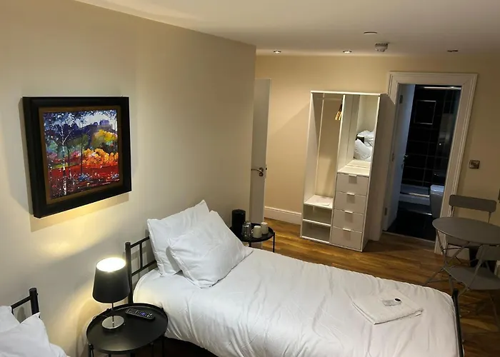 Twin Room With En-Suite